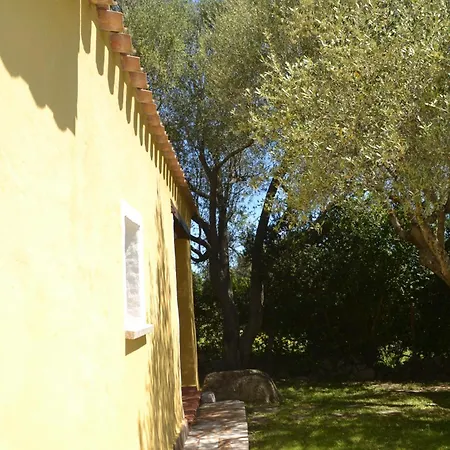 Feriehus Azienda Agrituristica Contras Olbia